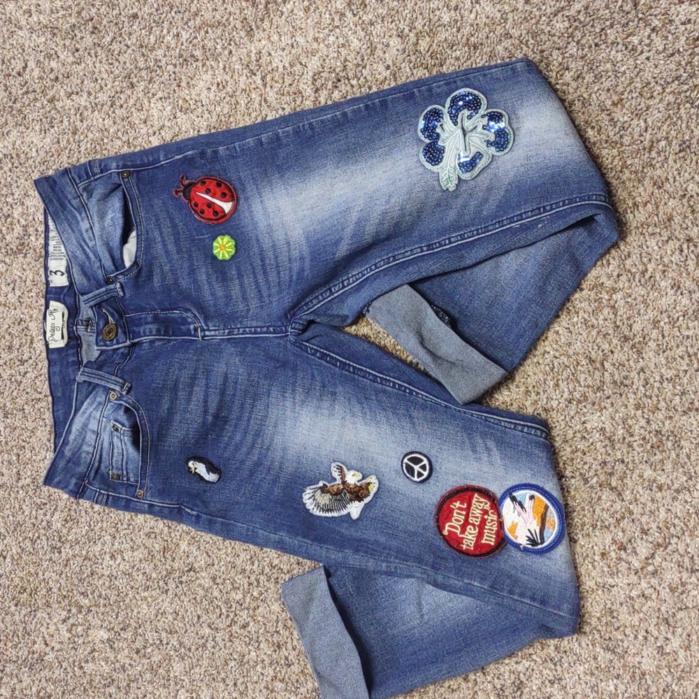 Indigo Rein Crop Jeans With Patches